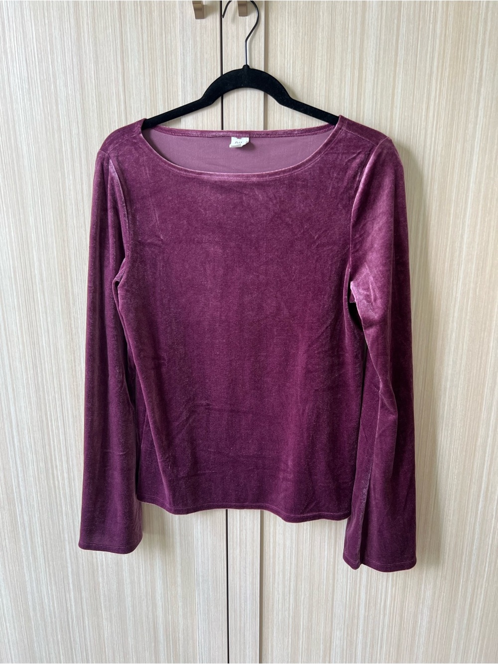 GAP Velour Long-Sleeve Top in Plum LG